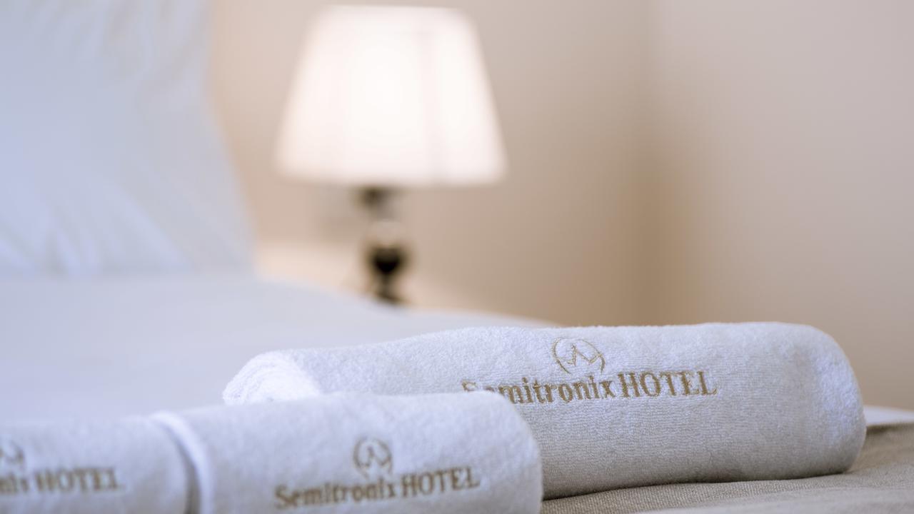 Semitronix Hotel Prishtina Prishtinë Luaran gambar