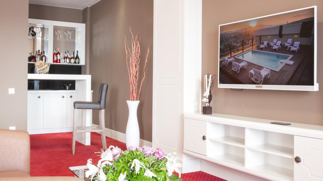 Semitronix Hotel Prishtina Prishtinë Luaran gambar